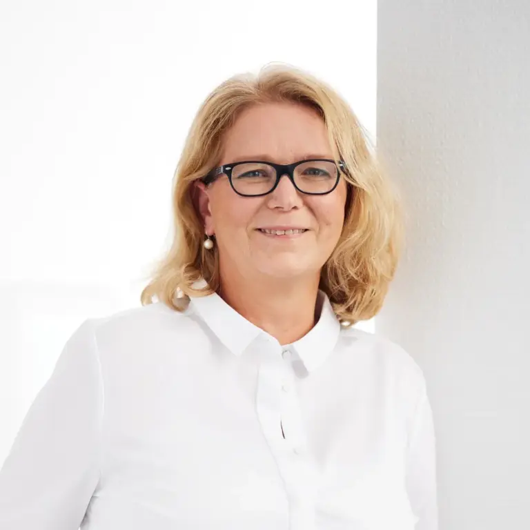 Porträt von Iris Hahn