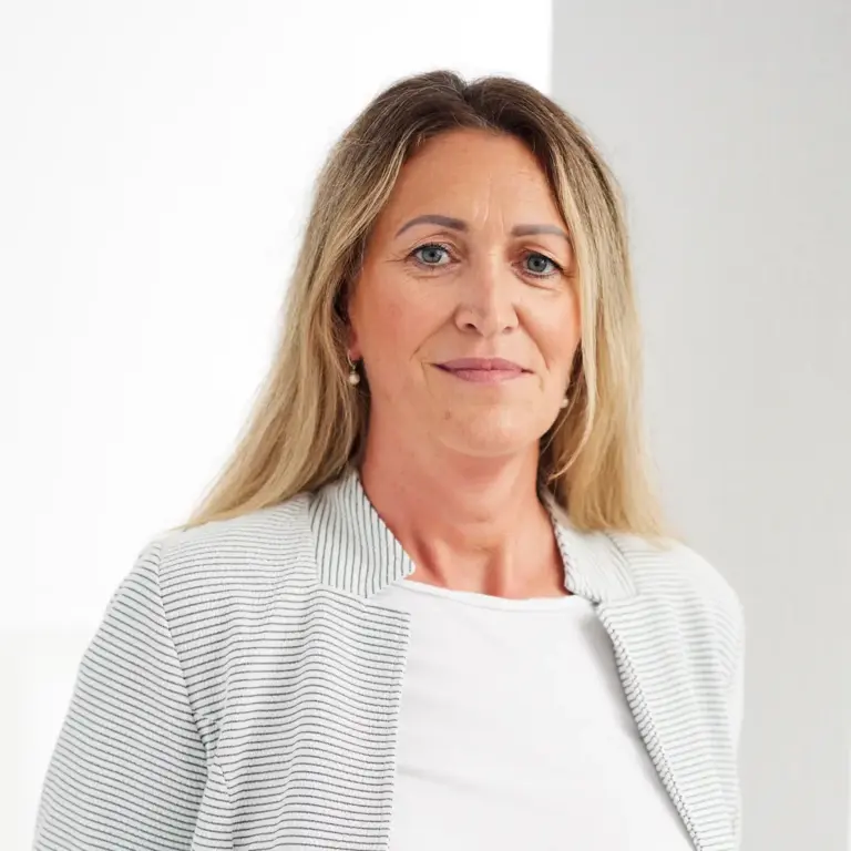 Porträt von Yvonne Kobelke